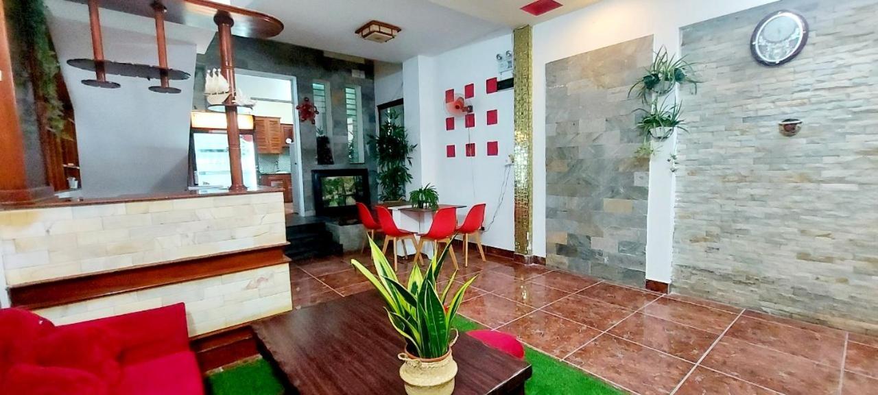 Pink Host Hotell Vung Tau Exteriör bild