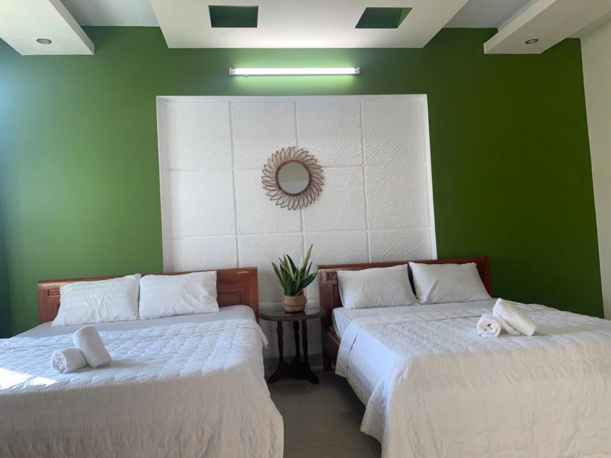 Pink Host Hotell Vung Tau Exteriör bild